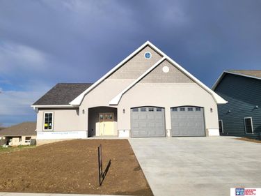 1057 N 12th Street, Seward, NE 68434