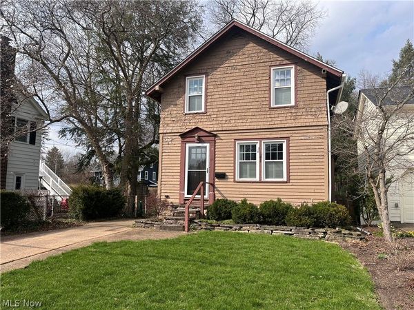 15 South Street, Chagrin Falls, OH 44022