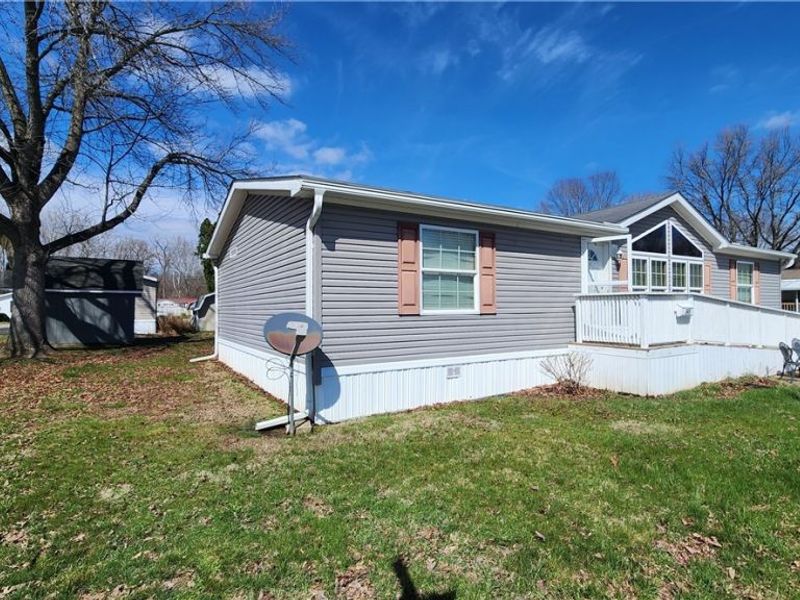 345 Sea Gull Lane, New Philadelphia, OH 44663 Photo 2