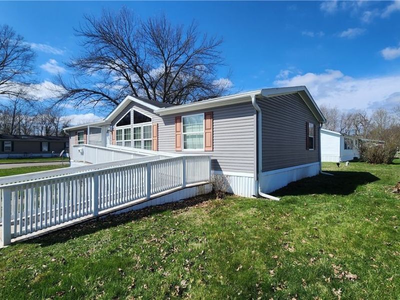 345 Sea Gull Lane, New Philadelphia, OH 44663 Photo 3