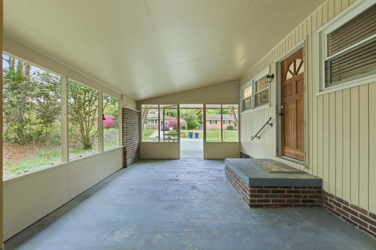 368 Lynwood Drive Photo 27