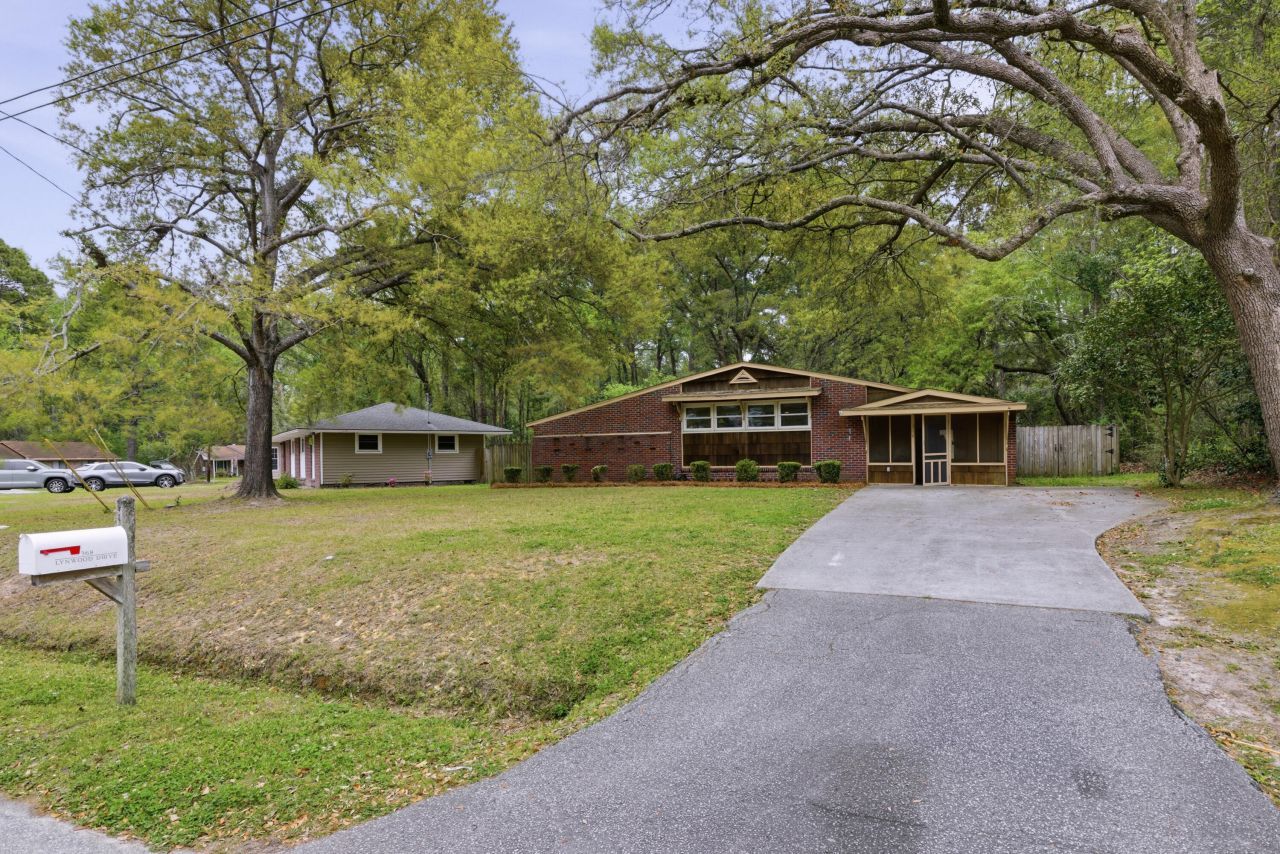 368 Lynwood Drive Photo 28