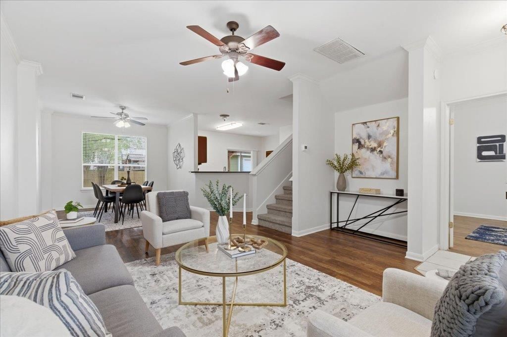 137 Crescent Dr, Buda, TX 78610 Main Photo