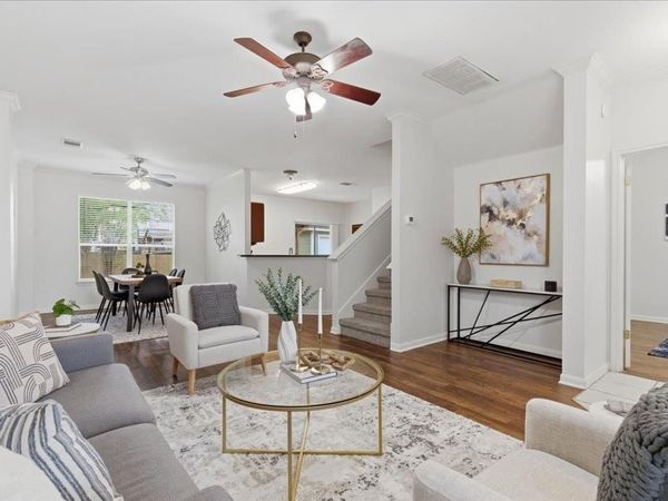 137 Crescent DR, Buda, TX 78610