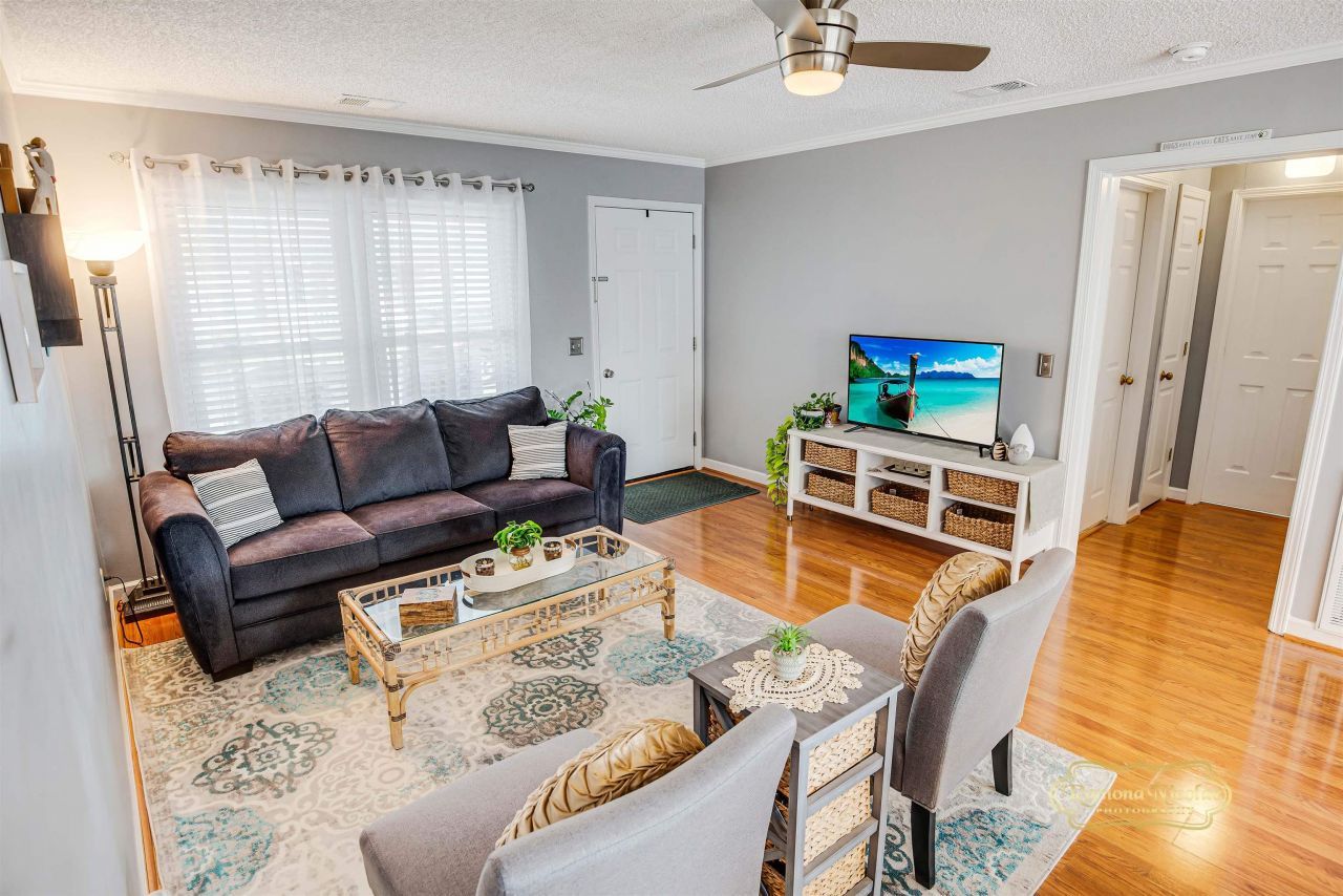 9452 Timber Row Photo 6