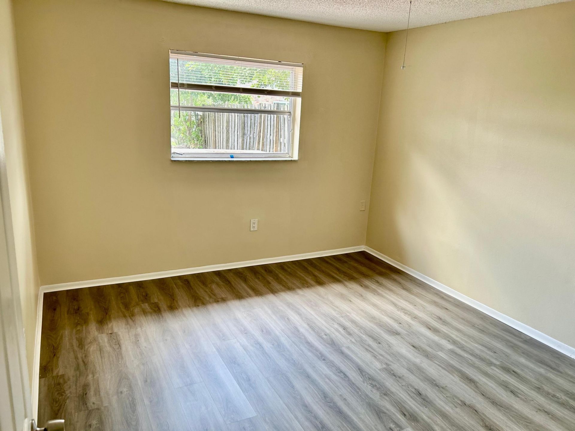 11450 NW 35th Place, Sunrise, FL 33323 Photo