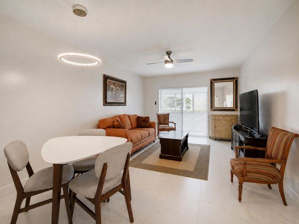 1115 Lake Terrace, Unit 208, Boynton Beach, FL 33426