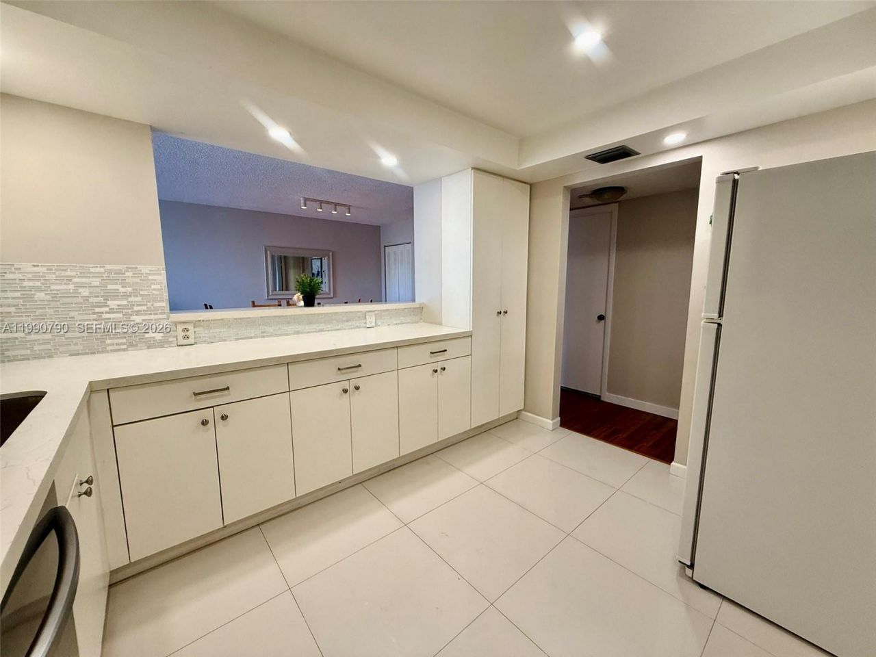 200 Leslie Dr , Unit 425, Hallandale Beach, FL 33009 Photo