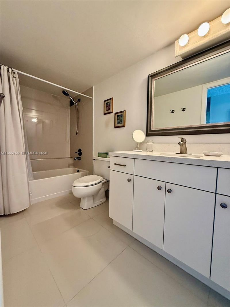 200 Leslie Dr , Unit 425, Hallandale Beach, FL 33009 Photo