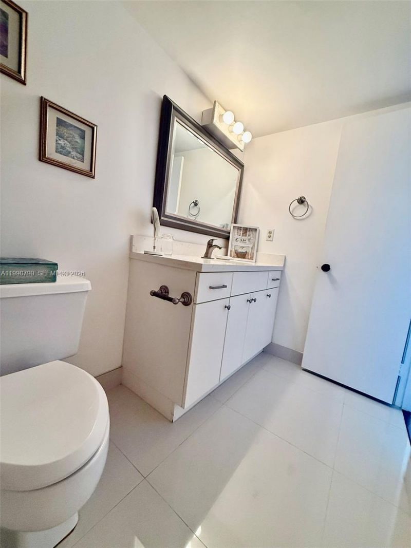 200 Leslie Dr , Unit 425, Hallandale Beach, FL 33009 Photo
