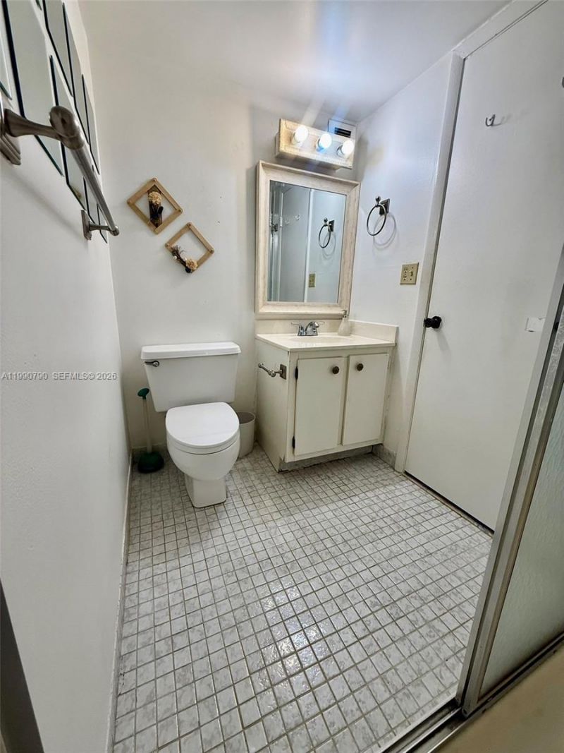 200 Leslie Dr , Unit 425, Hallandale Beach, FL 33009 Photo