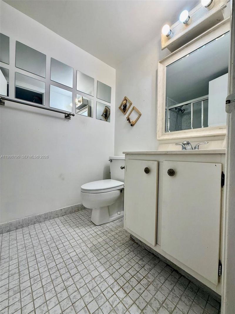 200 Leslie Dr , Unit 425, Hallandale Beach, FL 33009 Photo