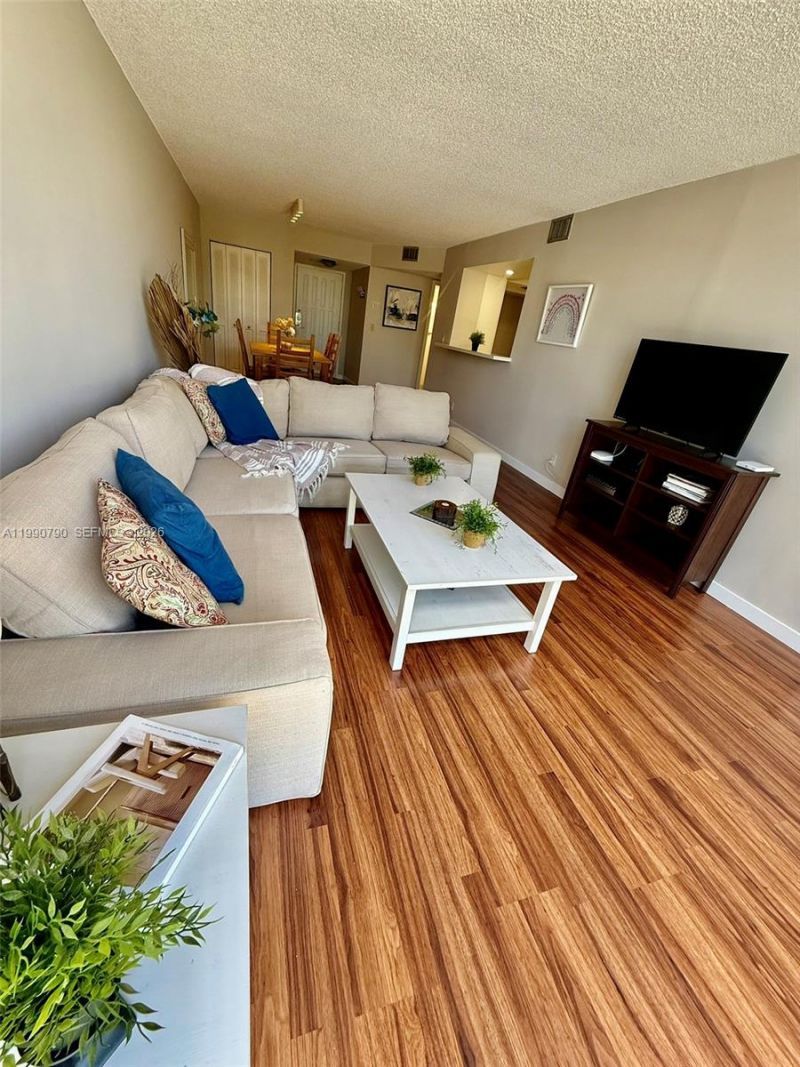 200 Leslie Dr , Unit 425, Hallandale Beach, FL 33009 Photo