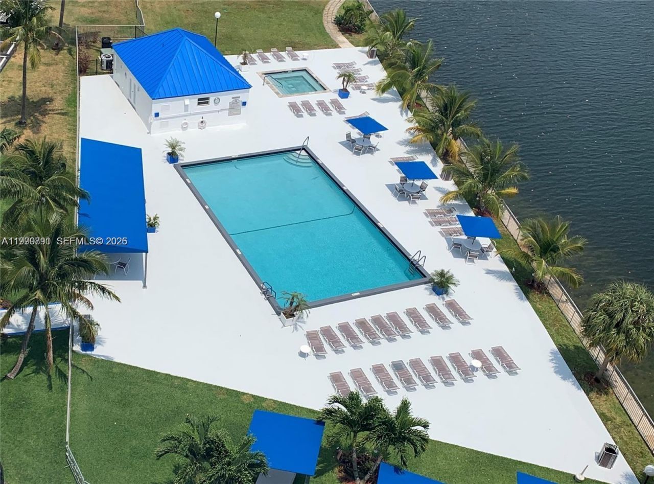 200 Leslie Dr , Unit 425, Hallandale Beach, FL 33009 Photo