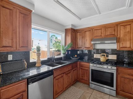 8240 Bedford Cove Way, Sacramento, CA 95828 Photo