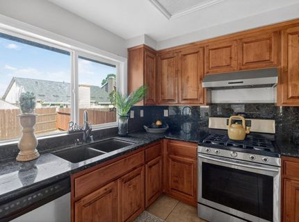 8240 Bedford Cove Way, Sacramento, CA 95828 Photo