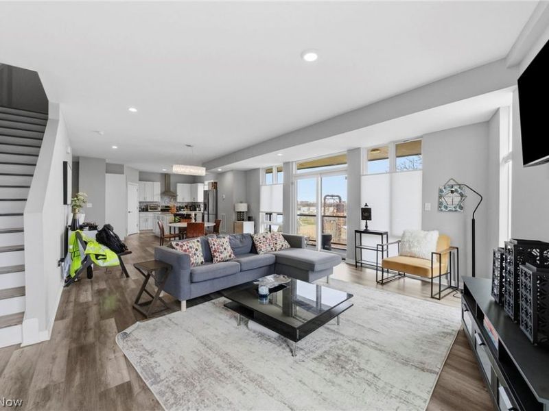 402 Jefferson Avenue, Cleveland, OH 44113 Photo 12