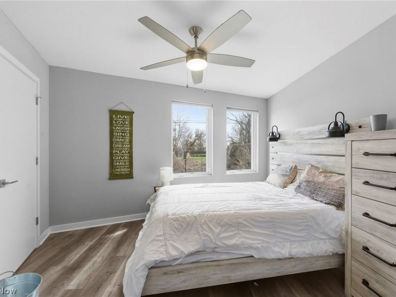 402 Jefferson Avenue, Cleveland, OH 44113 Photo 19