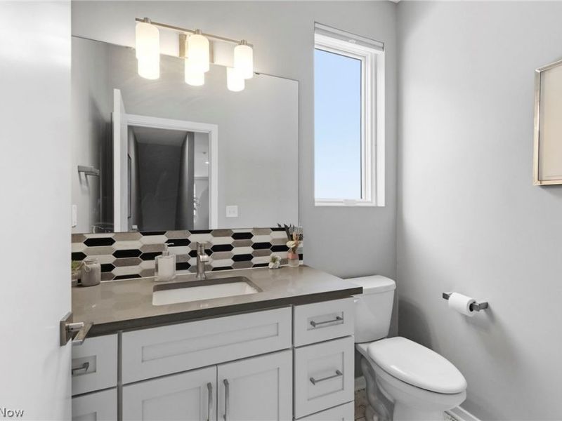 402 Jefferson Avenue, Cleveland, OH 44113 Photo 4