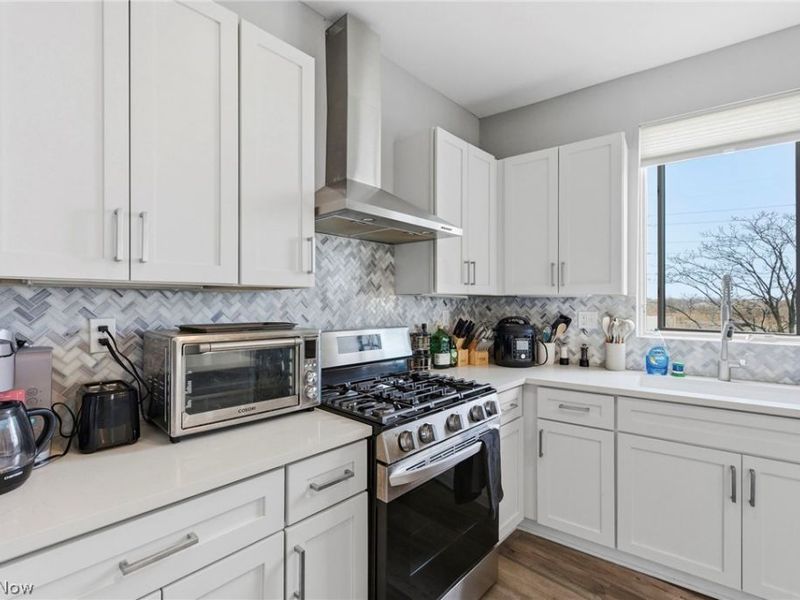 402 Jefferson Avenue, Cleveland, OH 44113 Photo 7