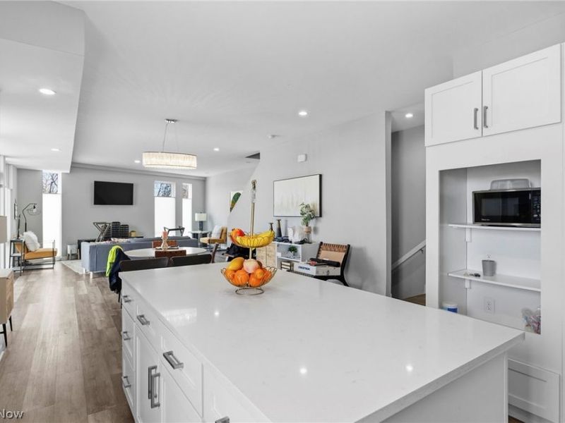 402 Jefferson Avenue, Cleveland, OH 44113 Photo 8