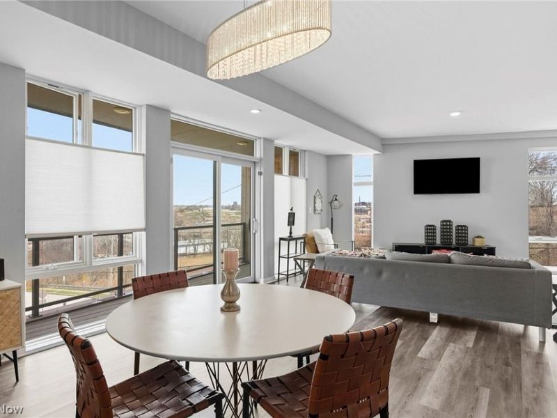 402 Jefferson Avenue, Cleveland, OH 44113 Photo 9