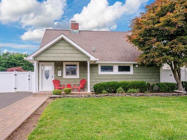 5 Stonecutter Road , Levittown, NY 11756