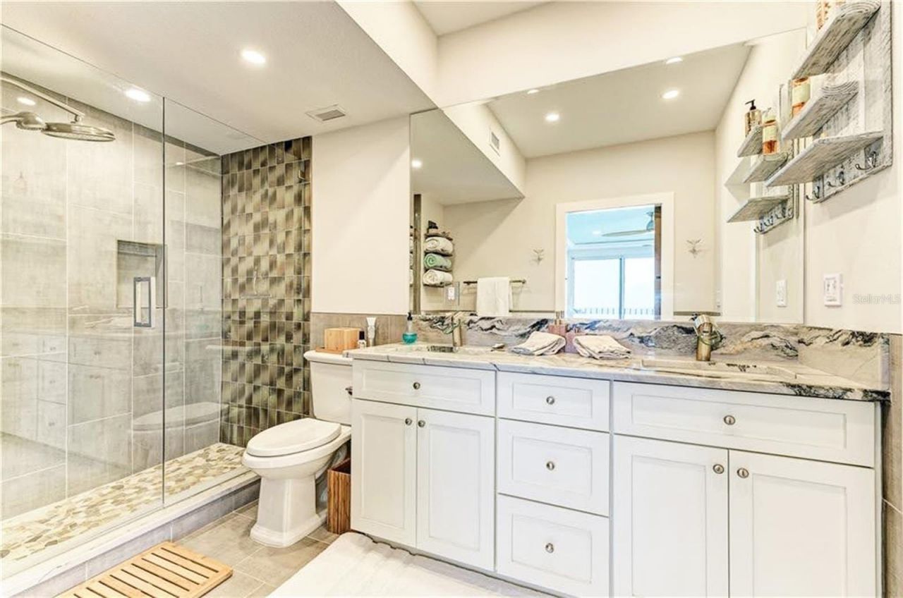 1 Benjamin Franklin Drive , Unit 3, Sarasota, FL 34236 Photo