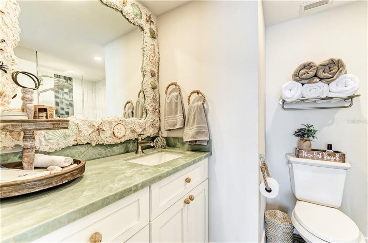 1 Benjamin Franklin Drive , Unit 3, Sarasota, FL 34236 Photo