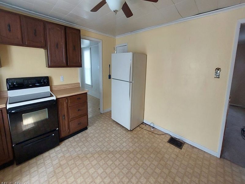 307 Freeman Street, Toronto, OH 43964 Photo 7