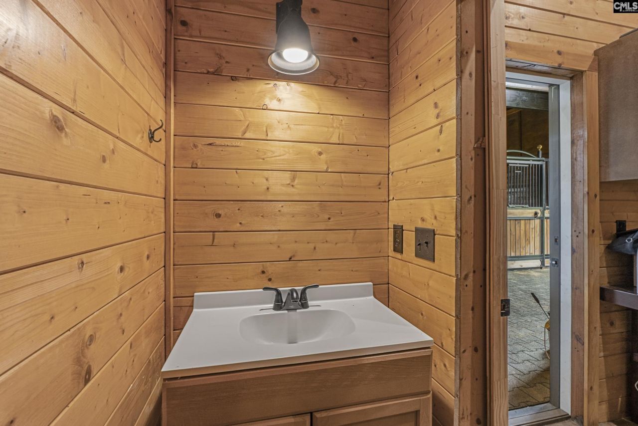 115 Ascot Drive Photo 61