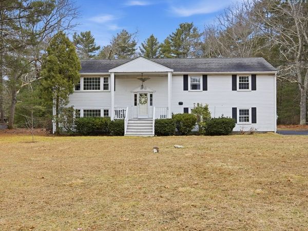 5 Constitution Dr, Plymouth, MA 02360
