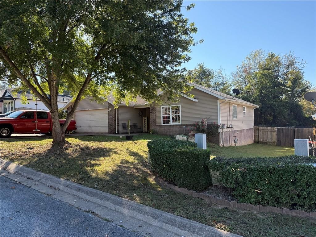 18561 South Street , Springdale, AR 72764 Main Photo