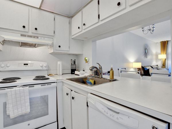 9480 Poinciana Place, Unit 304, Davie, FL 33324