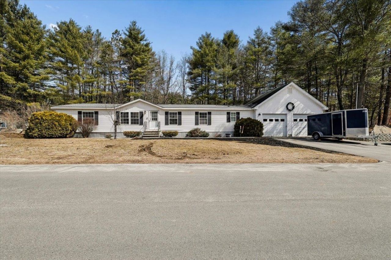 18 Stacey Drive, Hopkinton, NH 03229 Main Photo