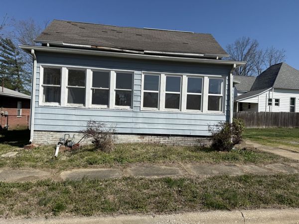 506 W College Street , Harrisburg, IL 62946