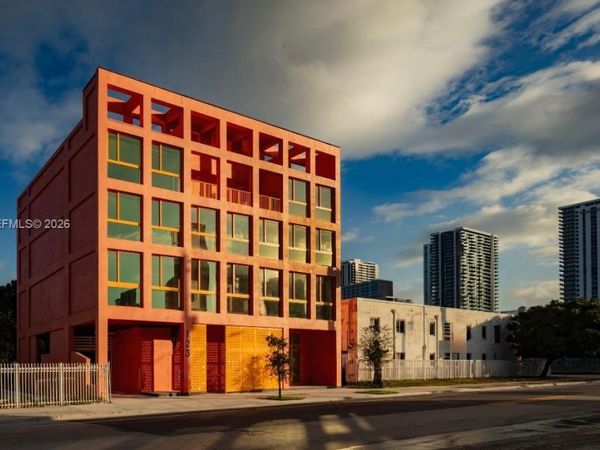 123 NW 14th St , Unit 200, Miami, FL 33136