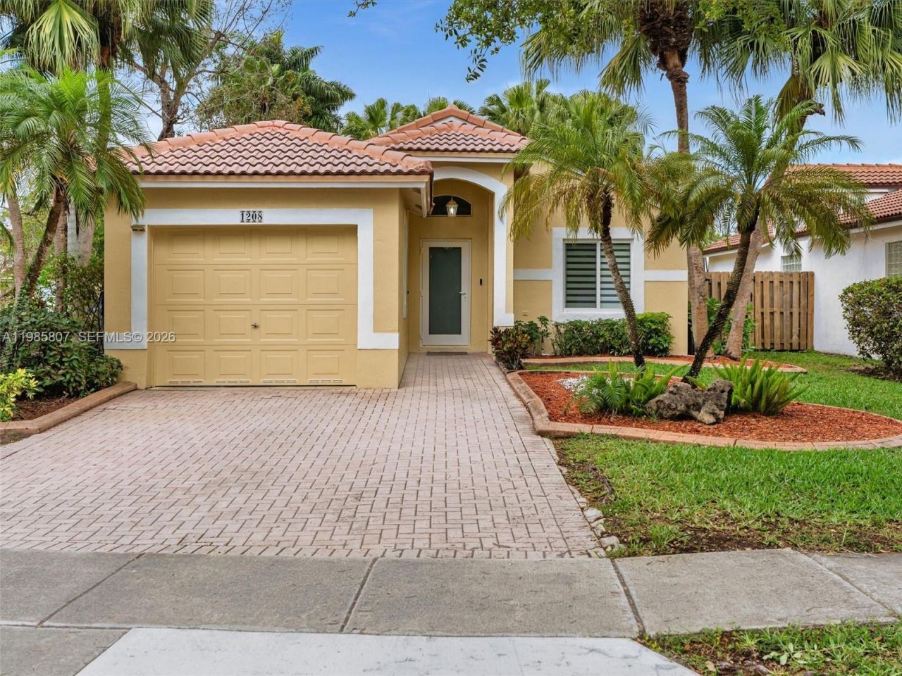 1208 NW 170th Ave, Pembroke Pines, FL 33028 Photo