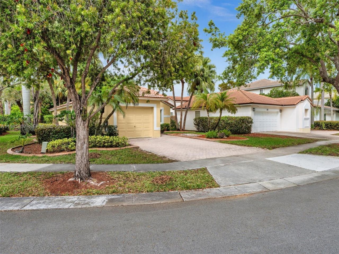 1208 NW 170th Ave, Pembroke Pines, FL 33028 Photo