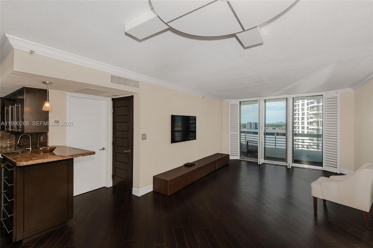 19195 NE 36th Ct, Unit 2304, Aventura, FL 33180 Photo