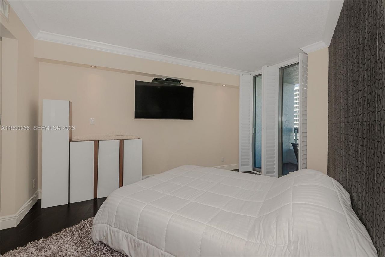 19195 NE 36th Ct, Unit 2304, Aventura, FL 33180 Photo