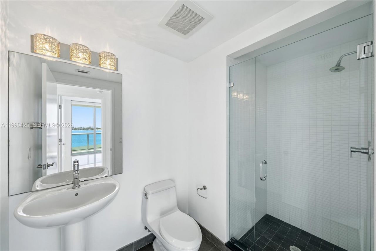 7935 East Dr , Unit 504, North Bay Village, FL 33141 Photo