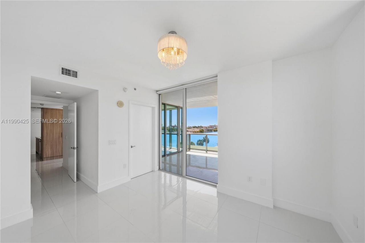 7935 East Dr , Unit 504, North Bay Village, FL 33141 Photo