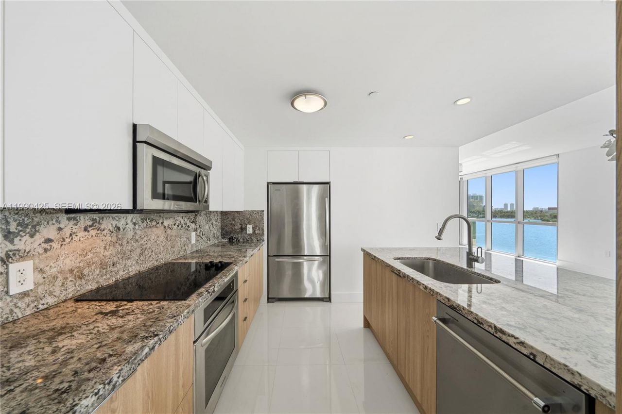 7935 East Dr , Unit 504, North Bay Village, FL 33141 Photo