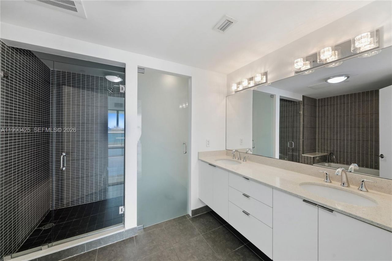 7935 East Dr , Unit 504, North Bay Village, FL 33141 Photo