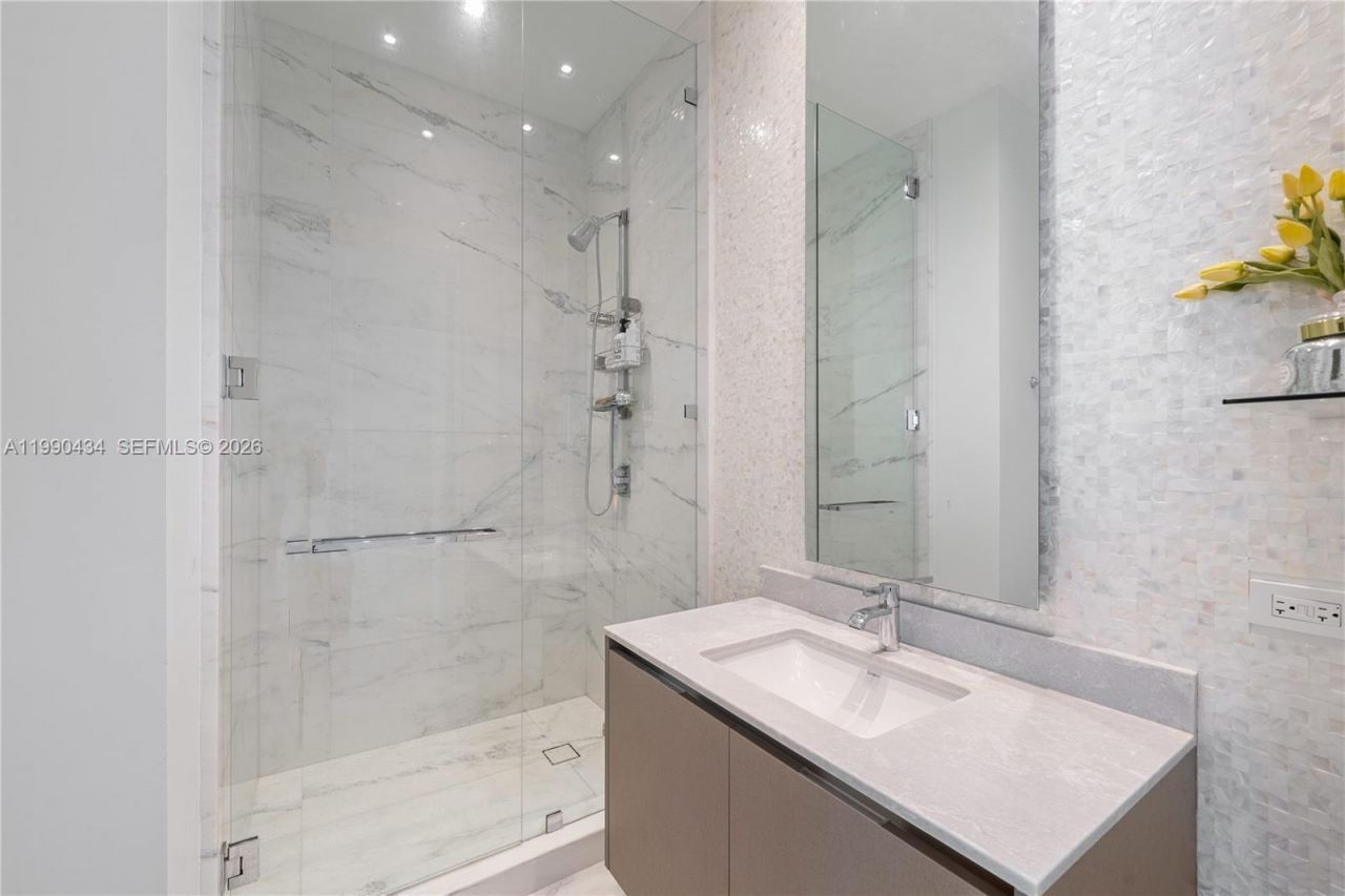 17141 Collins Ave , Unit 1801, Sunny Isles Beach, FL 33160 Photo