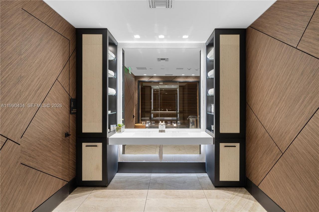 17141 Collins Ave , Unit 1801, Sunny Isles Beach, FL 33160 Photo