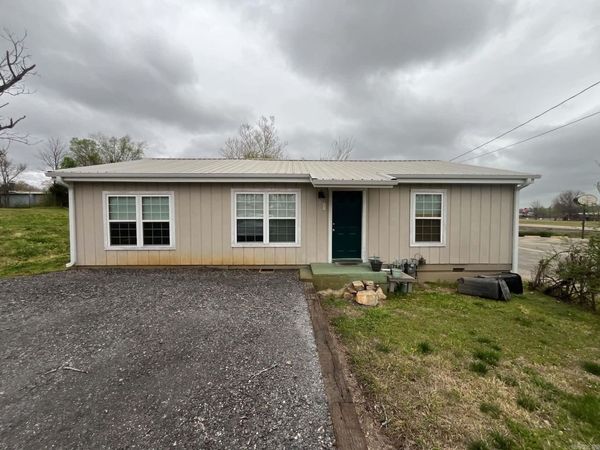 808 Dallas Ave, Mena, AR 71953