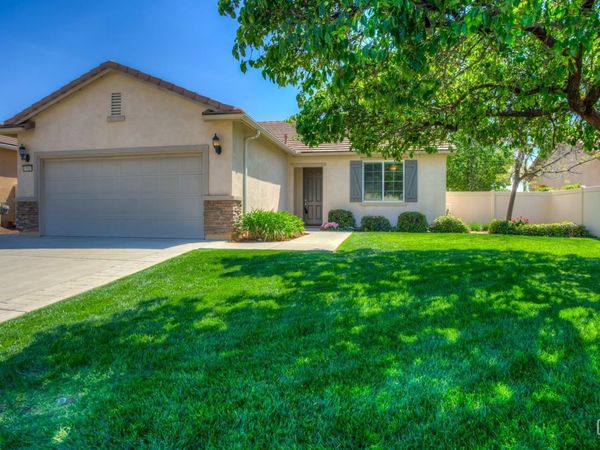 14019 Sandstone Peak Drive, Bakersfield, CA 93306
