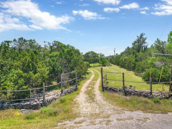 700 Oak Grove RD, San Marcos, TX 78666